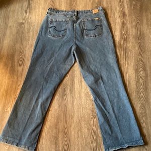 Levi Strauss Signature Mid Rise Bootcut Woman Size 20W Medium.